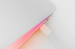 Nahaufnahme eines MacBook Pro Ladekabels